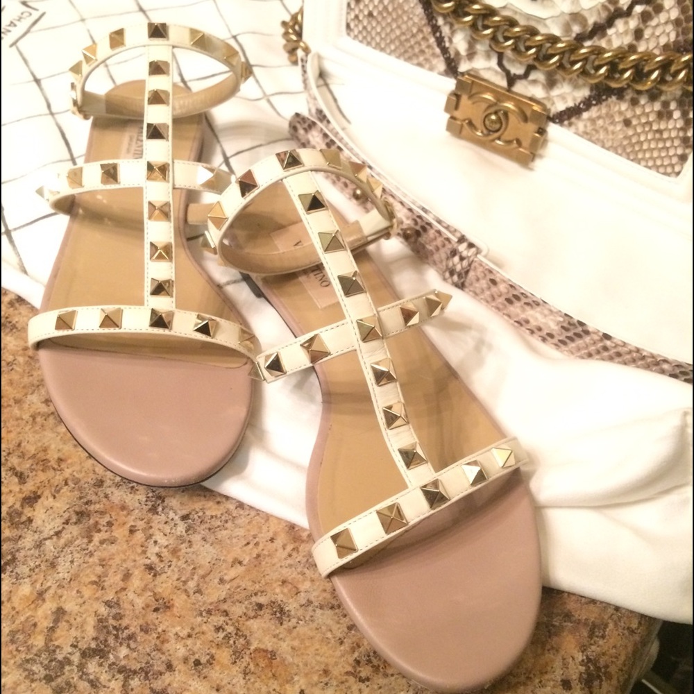 NFS💢 Valentino ROCK STUD sandals - Picture 5 of 8